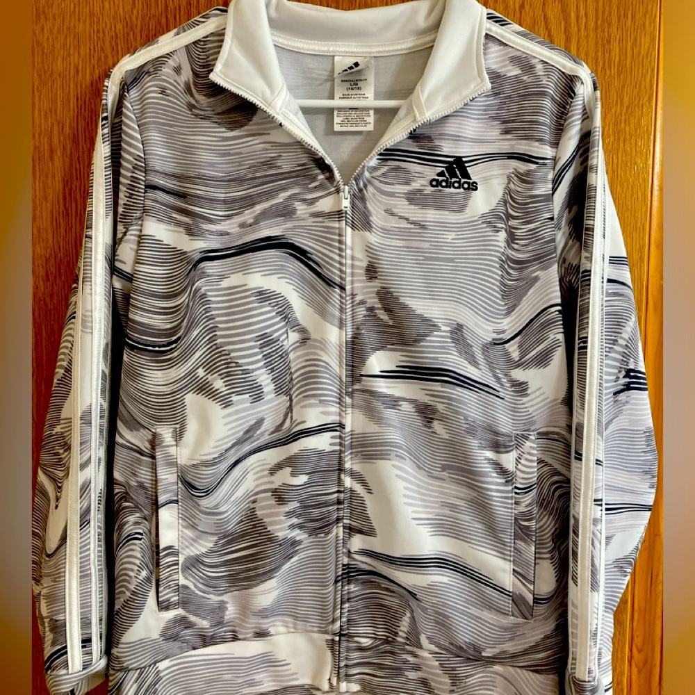 Adidas Boys’ Large Jacket, Excellent condition, non-smoking and pet free home